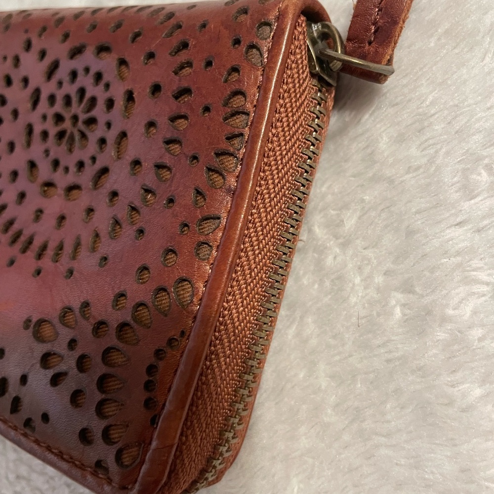 Genuine Leather Chestnut Brown Cutout Zip Around Soft Wallet - Picture 4 of 7